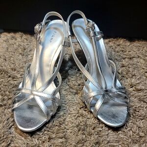 🌷3 for 45$🌷Womens Silver Sandals Size 5